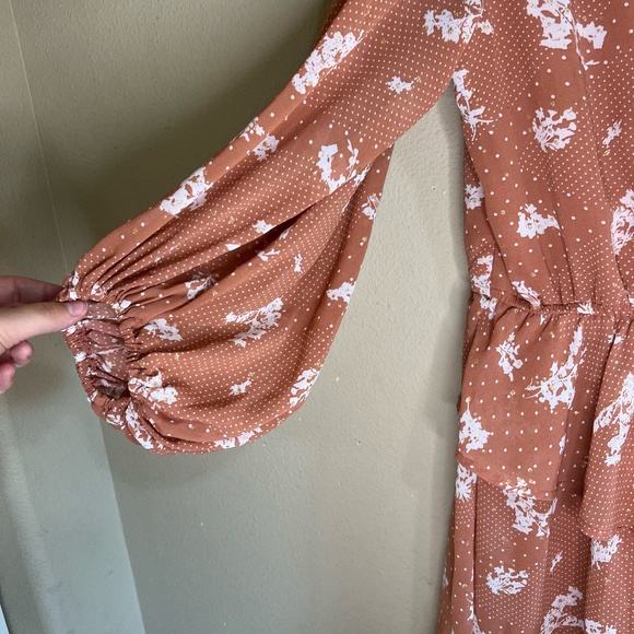 Entro size L dusty pink ruffly dress - Picture 4 of 11